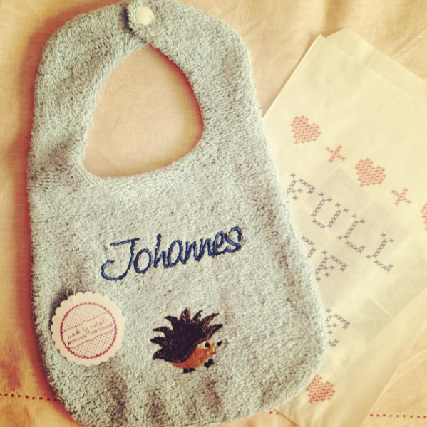 Free Embroidery design *Iggy, the hedgehog*