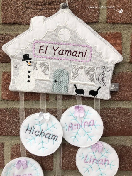 Stickdatei "Schneeflöckchen" Hausschild ITH 18x30cm Winterhaus