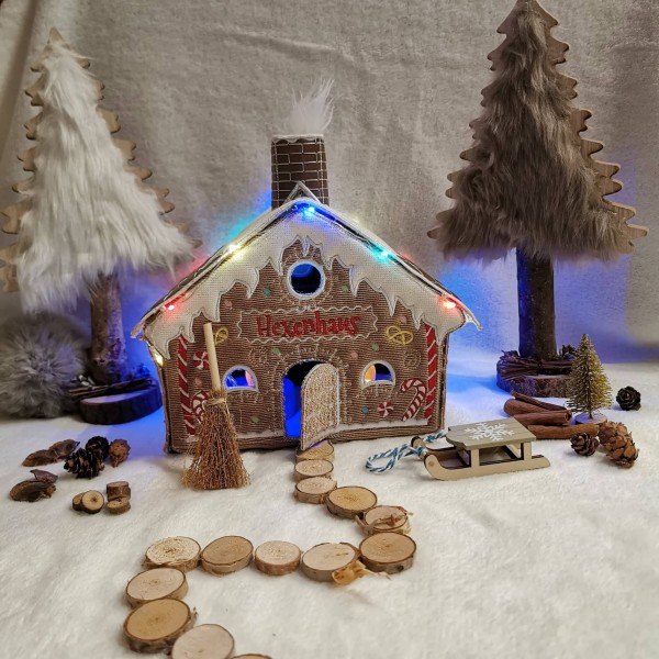 Embroidery design 3D Gingerbread house to build 6.2x10.2"