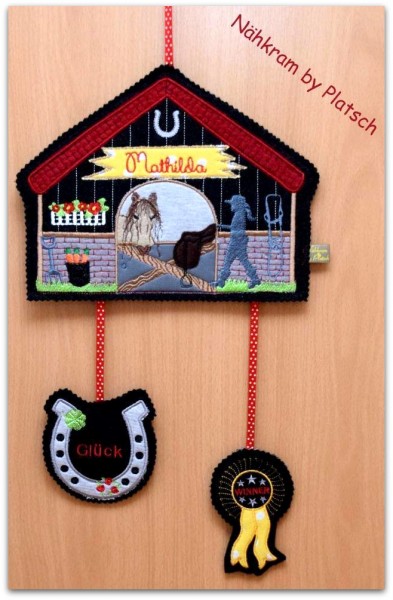 Embroidery design "horse stable" door hanger ITH 5,1" x 7"