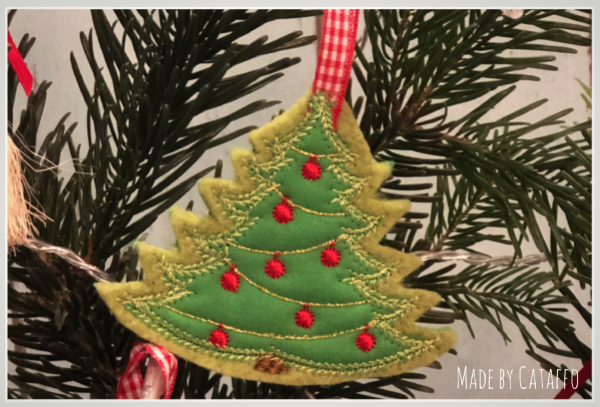 Freebie Stickdatei Tannenbaum 10x10 cm