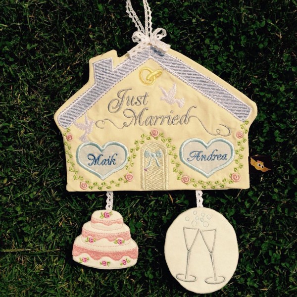 Stickdatei "Hochzeitshaus" Haustürschild ITH 16x26cm