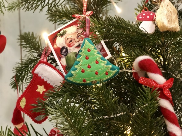 Freebie Stickdatei Tannenbaum 10x10 cm