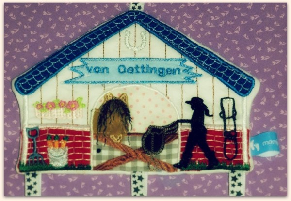 Embroidery design "horse stable" door hanger ITH 5,1" x 7"